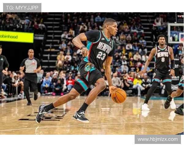 菜鸟落选秀加西亚表现抢眼贡献12分5板6助攻科沃德和埃奇库姆联手助力球队胜利